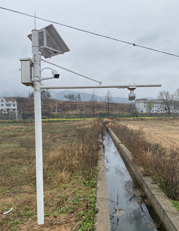 雷达流量计安装图片4.jpg